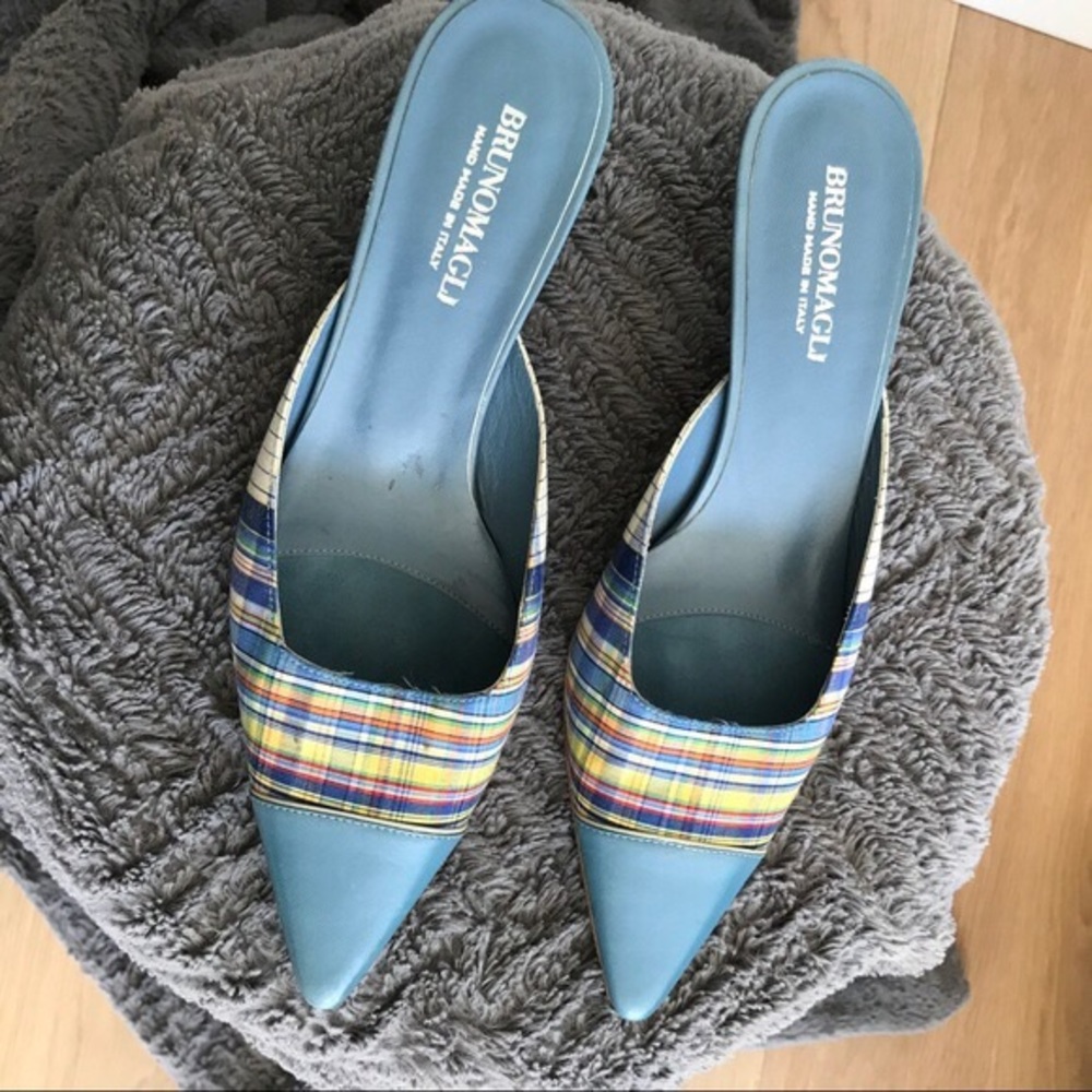 Almost new Bruno Magli kitten heels
